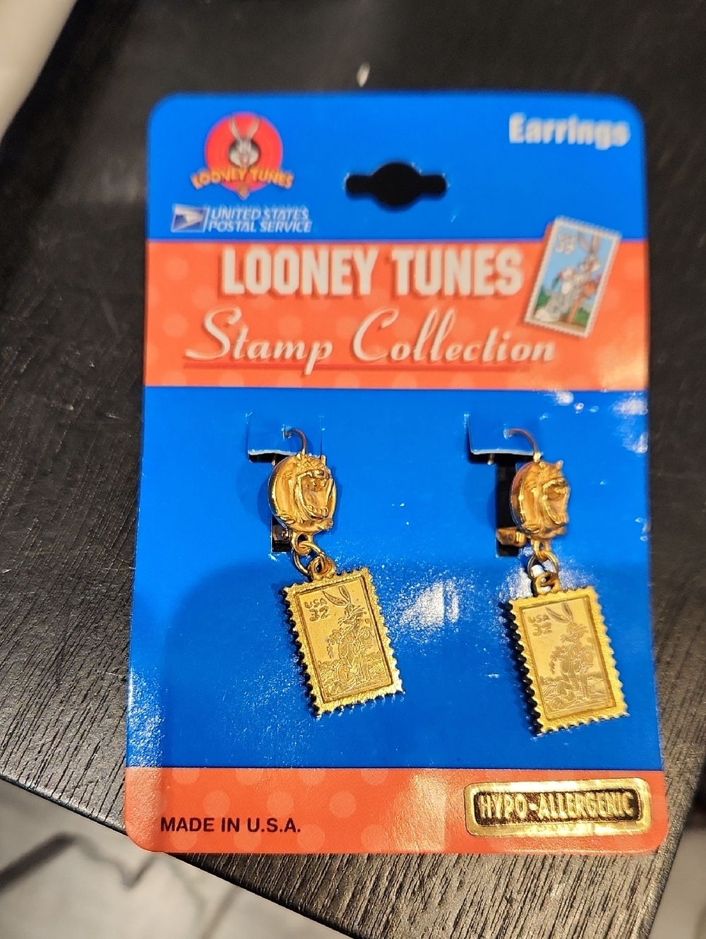 NWT Vtg. 1997 U.S.P.S Looney Tunes Stamp Collection Earrings